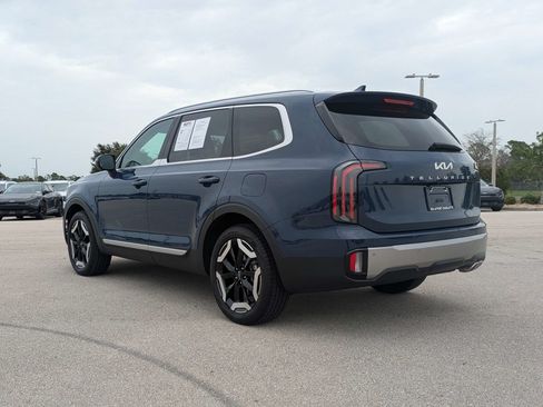 Certified 2025 Kia Telluride EX FWD image 7