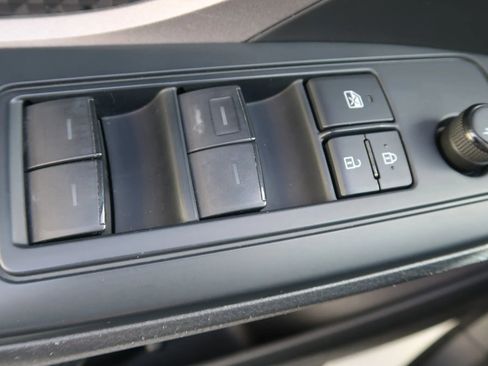 Used 2021 Toyota C-HR LE image 41