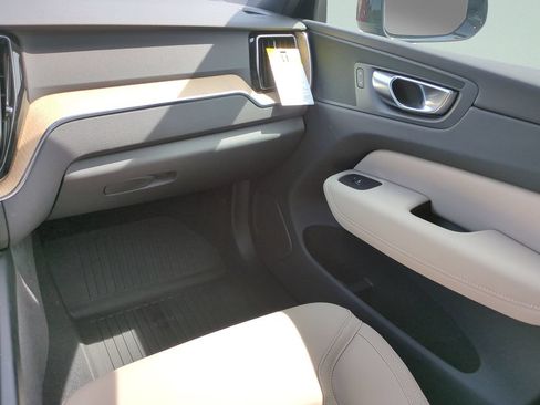 New 2026 Volvo XC60 B5 Plus AWD/4WD image 12