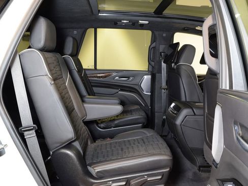 Used 2024 Cadillac Escalade Sport Platinum image 33