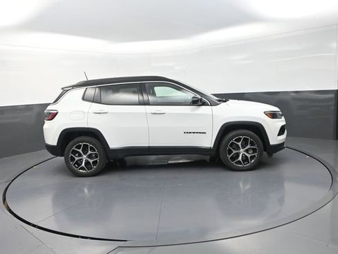Used 2024 Jeep Compass Limited AWD/4WD image 20