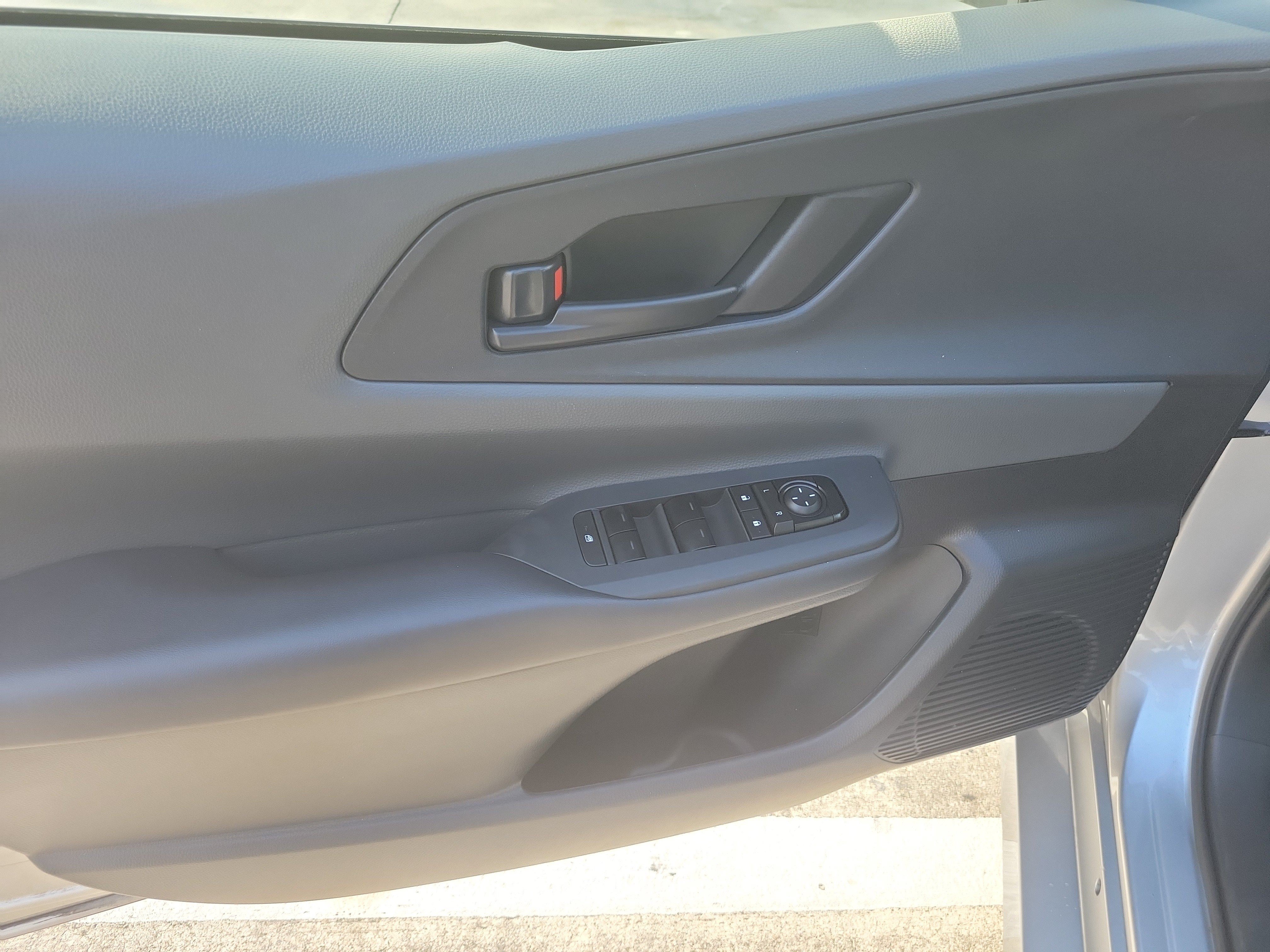 Used 2024 Toyota Prius LE FWD image 18