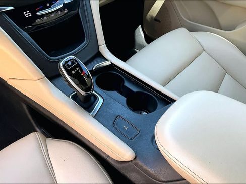 Used 2017 Cadillac XT5 FWD image 15
