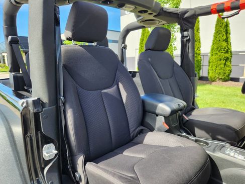 Used 2013 Jeep Wrangler Sport w/ Connectivity Group AWD/4WD image 8