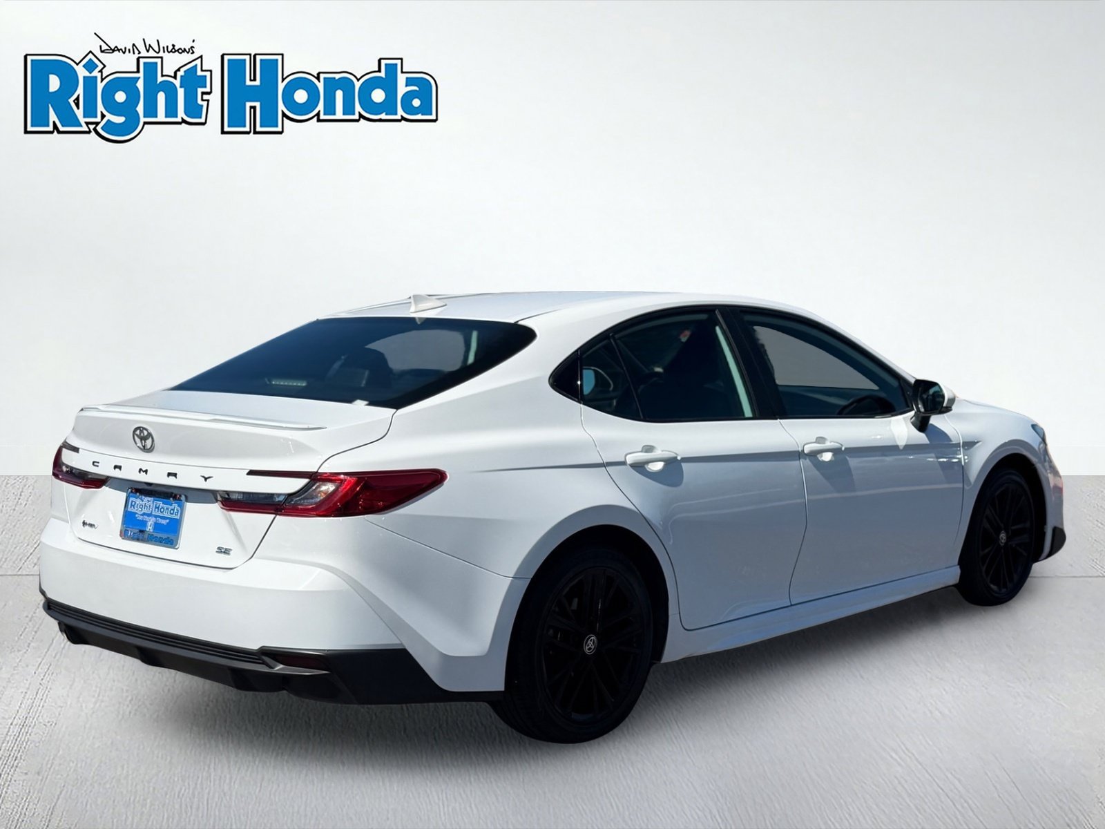 Used 2025 Toyota Camry SE FWD image 7