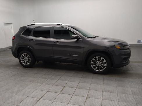 Used 2019 Jeep Cherokee Latitude Plus w/ Comfort/Convenience Group FWD image 11