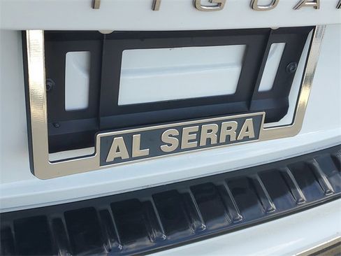 Certified 2024 Volkswagen Tiguan SE image 6