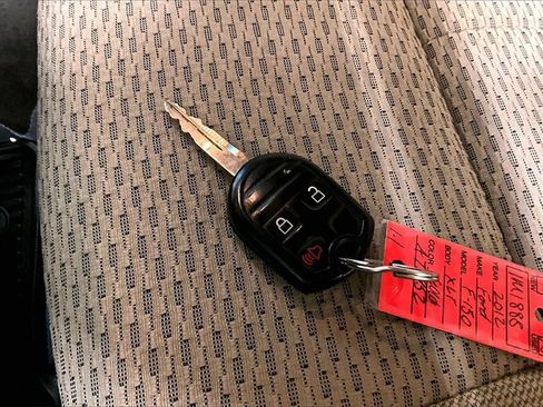 Used 2012 Ford F150 XLT w/ XLT Convenience Pkg image 11