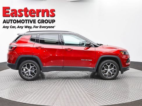 Used 2024 Jeep Compass Limited AWD/4WD image 4