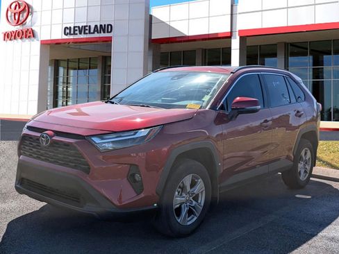 Used 2025 Toyota RAV4 XLE w/ Convenience Package image 4