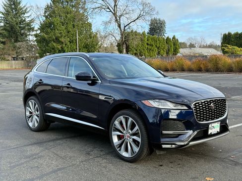 Used 2022 Jaguar F-PACE S image 8