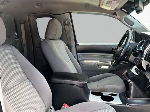 Used 2013 Toyota Tacoma 4x4 Access Cab V6 w/ SR5 Pkg image 26
