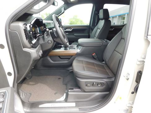 New 2026 Chevrolet Silverado 1500 High Country AWD/4WD image 13