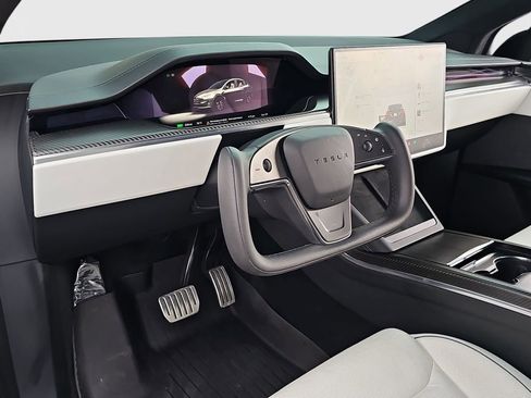 Used 2022 Tesla Model X Plaid image 9