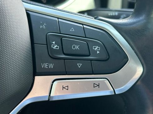 Used 2020 Volkswagen Atlas Cross Sport SE w/ Panoramic Sunroof Package FWD image 29