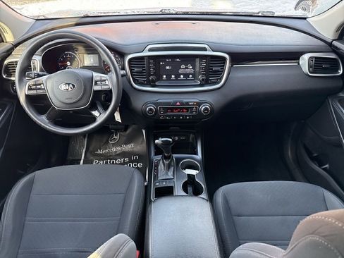 Used 2019 Kia Sorento LX image 20