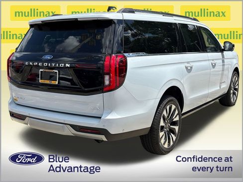 Used 2025 Ford Expedition Max Platinum w/ Driver's Package AWD/4WD image 4