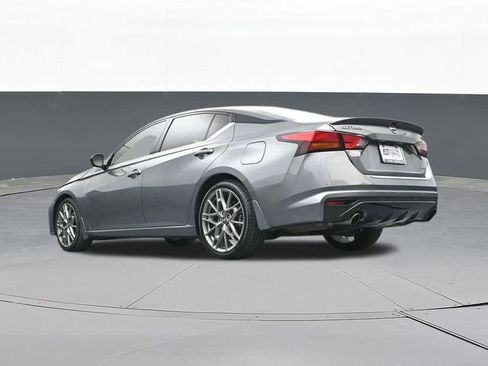 Used 2023 Nissan Altima 2.0 SR FWD image 45