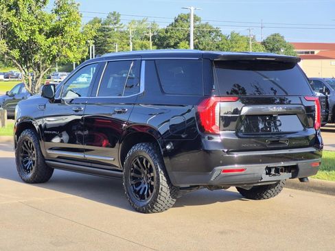 Used 2023 GMC Yukon Denali Ultimate w/ LPO, Floor Liner Package AWD/4WD image 4