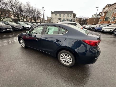 Used 2016 MAZDA MAZDA3 i Touring w/ Popular Equipment Package image 5