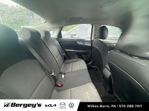Used 2022 Kia Forte LXS FWD image 11