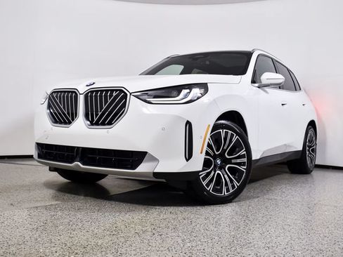 Used 2025 BMW X3 xDrive30i w/ Convenience Package AWD/4WD image 2