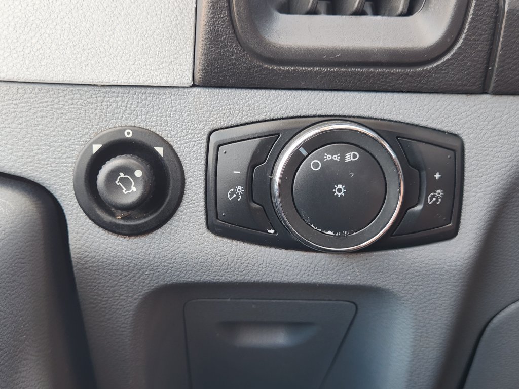 Used 2019 Ford Transit 250 138 RWD image 22