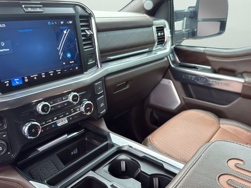 Certified 2025 Ford F250 King Ranch w/ Chrome Package AWD/4WD image 19
