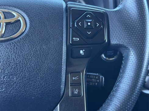 Used 2022 Toyota 4Runner TRD Off-Road image 14