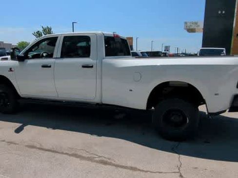 New 2026 RAM 3500 Tradesman AWD/4WD image 6