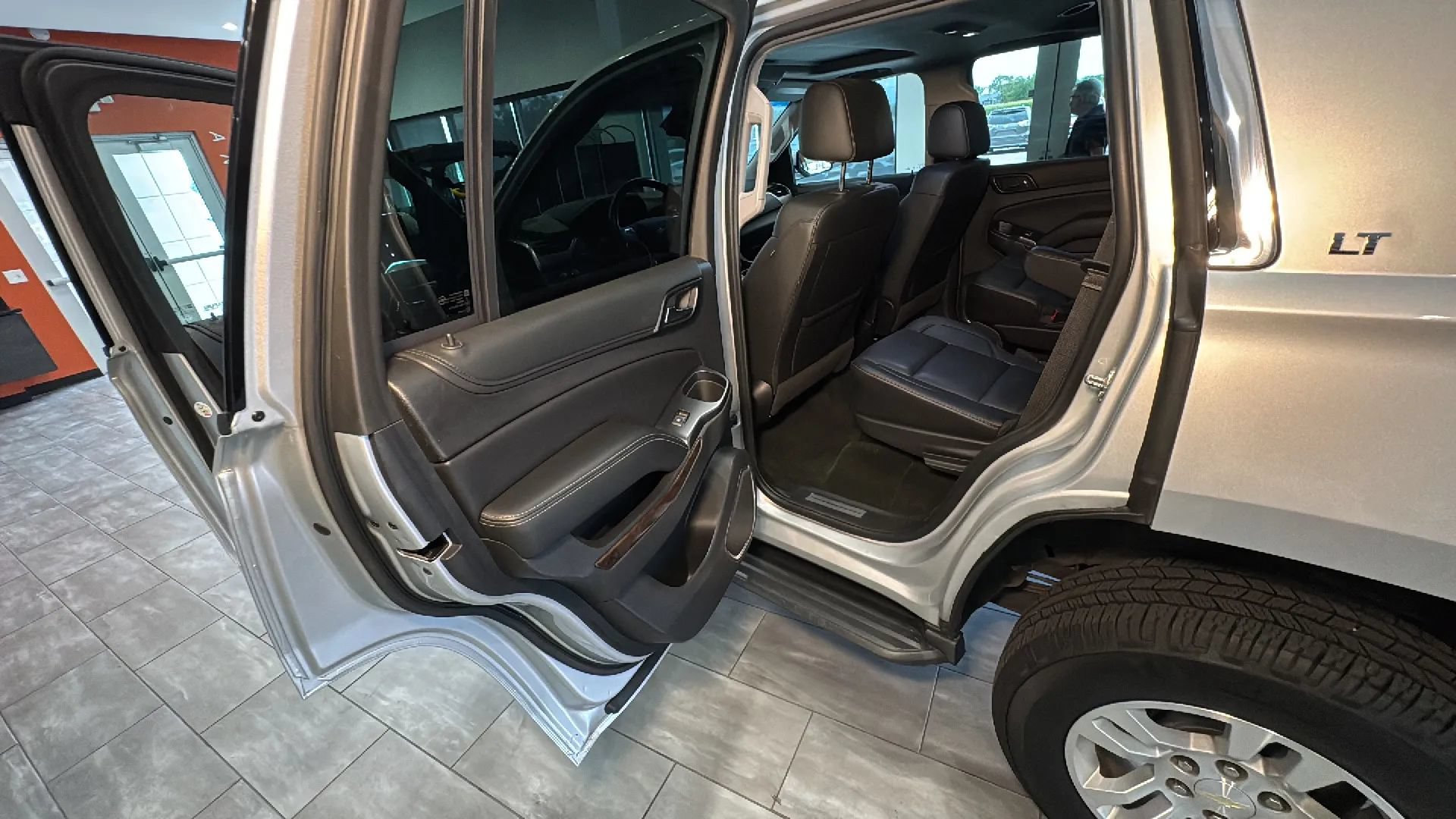 Used 2018 Chevrolet Tahoe LT AWD/4WD image 41