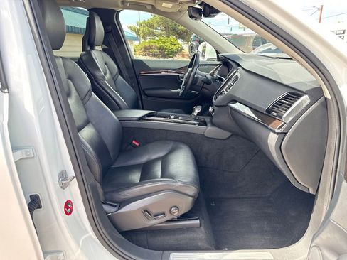 Used 2017 Volvo XC90 T6 Momentum w/ Vision Package AWD/4WD image 20