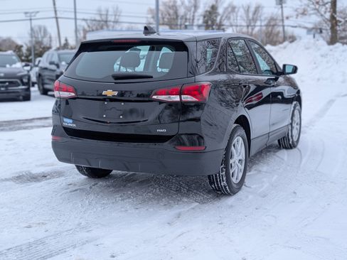 Used 2023 Chevrolet Equinox LS image 8