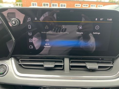 Used 2025 Chevrolet Trax LT image 21