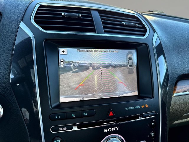 Used 2018 Ford Explorer Limited w/ Equipment Group 301A AWD/4WD image 16