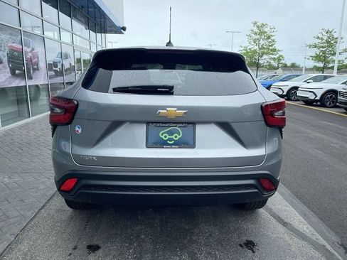 Certified 2024 Chevrolet Trax LS FWD image 29