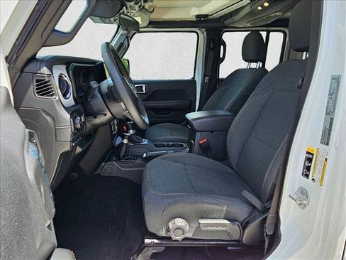 Used 2024 Jeep Wrangler Unlimited Sahara AWD/4WD image 15
