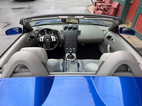 Used 2006 Nissan 350Z Touring image 24