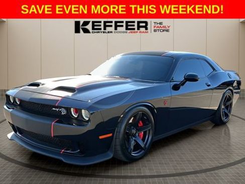 Used 2019 Dodge Challenger SRT Hellcat image 1