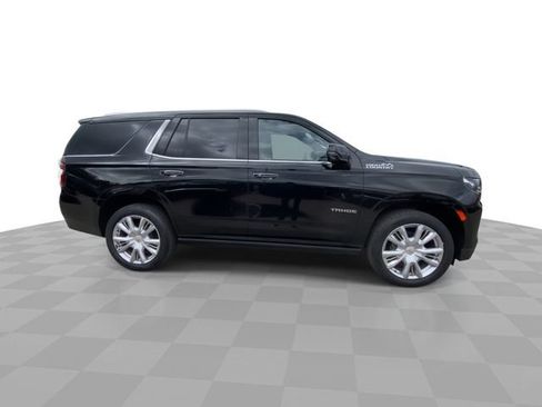 Used 2021 Chevrolet Tahoe High Country w/ Premium Package AWD/4WD image 3