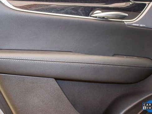 Used 2025 Cadillac XT5 Premium Luxury image 18