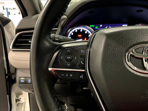 Used 2020 Toyota Camry XLE FWD image 10
