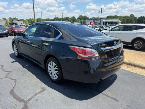 Used 2015 Nissan Altima 2.5 S w/ Power Driver Seat Package FWD image 5