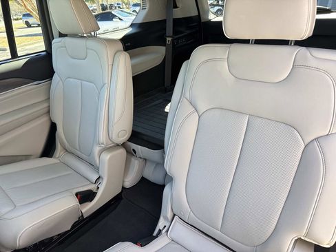 Used 2023 Jeep Grand Cherokee L Overland w/ Advanced Protech Group III image 14