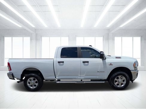 Used 2024 RAM 2500 Big Horn AWD/4WD image 2