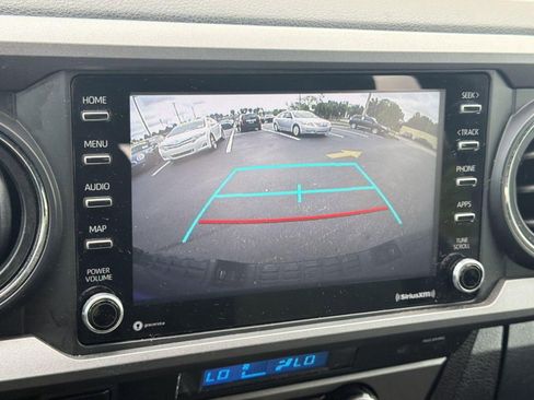 Used 2022 Toyota Tacoma TRD Sport w/ Technology Package image 27