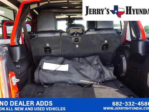 Used 2025 Jeep Wrangler Unlimited Rubicon AWD/4WD image 22