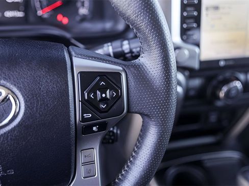 Used 2020 Toyota 4Runner SR5 Premium image 13