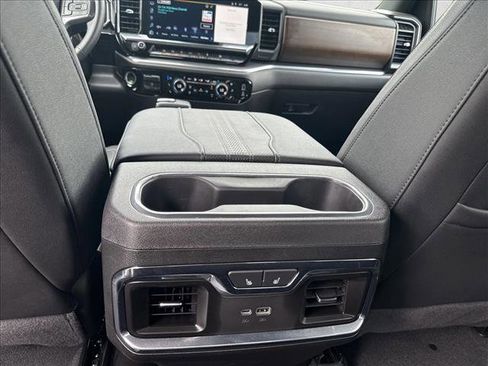 Used 2024 Chevrolet Silverado 1500 High Country w/ High Country Premium Package image 18