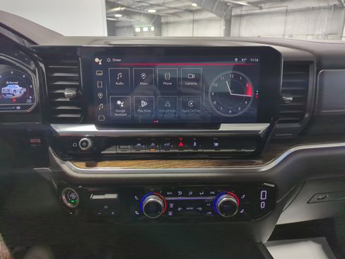 Used 2025 GMC Sierra 1500 Elevation image 18